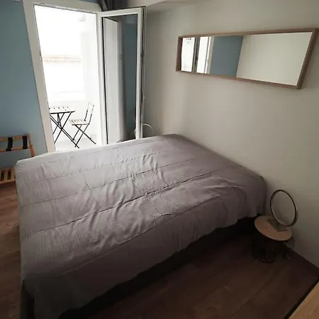 Apartment Le Calme D'un Joli Patio En Centre-ville *