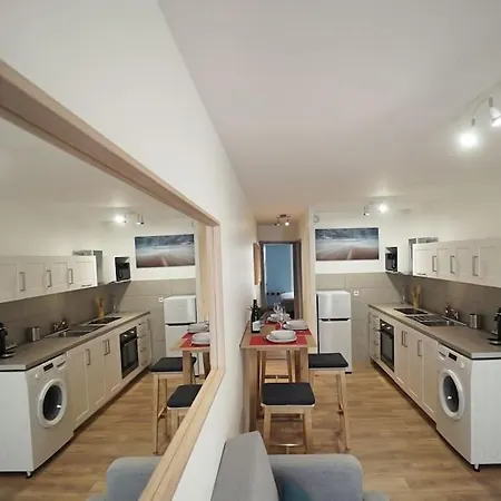 Le Calme D'un Joli Patio En Centre-ville Appartement
