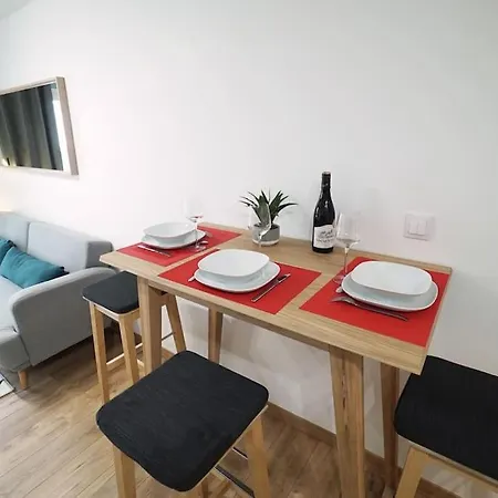 Le Calme D'un Joli Patio En Centre-ville Apartment Sete