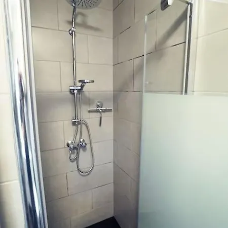 Daire Le Calme D'un Joli Patio En Centre-ville