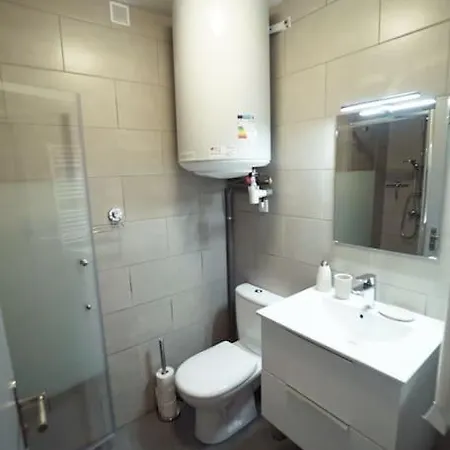 Daire Le Calme D'un Joli Patio En Centre-ville